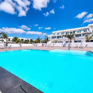 Luminosa Con Vista A La Piscina Сasa de vacaciones Costa Teguise